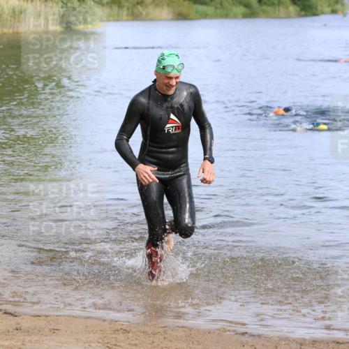 16.06.2024 - 26. Vierlanden-Triathlon Strokosch-Dieckow http://msf.ph/oto/6305648 16.06.2024 09:48:16 Schwimmen 78, 171, 78, 171 meine-sportfotos.de