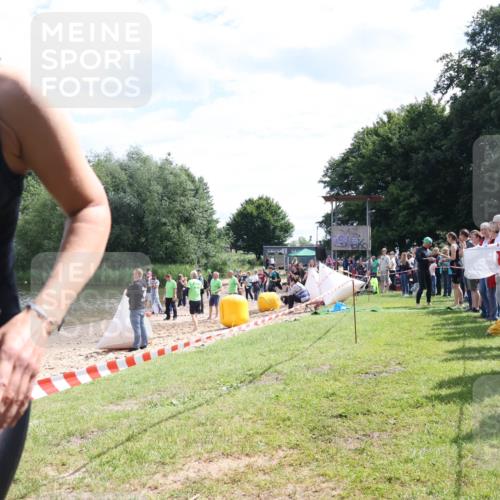 16.06.2024 - 26. Vierlanden-Triathlon Lena Gebhardt http://msf.ph/oto/6305650 16.06.2024 11:20:16 Schwimmen 444, 524, 546, 551, 553, 561, 444, 524, 546, 551, 553, 561 meine-sportfotos.de