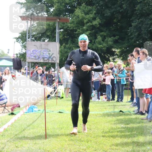 16.06.2024 - 26. Vierlanden-Triathlon Lena Gebhardt http://msf.ph/oto/6305656 16.06.2024 11:20:20 Schwimmen 444, 524, 546, 551, 561, 444, 524, 546, 551, 561 meine-sportfotos.de