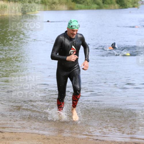 16.06.2024 - 26. Vierlanden-Triathlon Strokosch-Dieckow http://msf.ph/oto/6305668 16.06.2024 09:48:16 Schwimmen 78, 171, 78, 171 meine-sportfotos.de