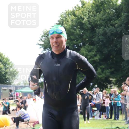 16.06.2024 - 26. Vierlanden-Triathlon Lena Gebhardt http://msf.ph/oto/6305676 16.06.2024 11:20:22 Schwimmen 444, 524, 546, 551, 561, 444, 524, 546, 551, 561 meine-sportfotos.de