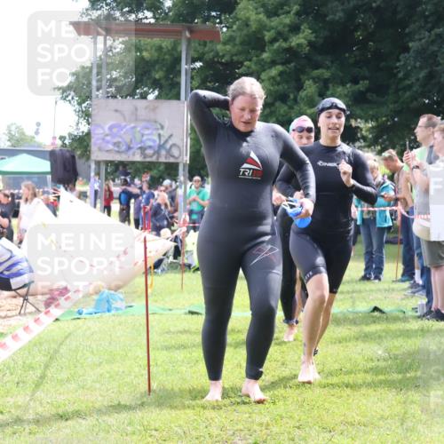 16.06.2024 - 26. Vierlanden-Triathlon Lena Gebhardt http://msf.ph/oto/6305697 16.06.2024 11:20:29 Schwimmen 524, 546, 551, 561, 524, 546, 551, 561 meine-sportfotos.de