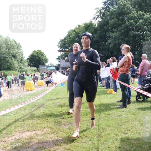 16.06.2024 - 26. Vierlanden-Triathlon Lena Gebhardt http://msf.ph/oto/6305716 16.06.2024 11:20:31 Schwimmen 524, 546, 551, 561, 524, 546, 551, 561 meine-sportfotos.de