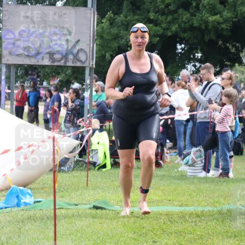 16.06.2024 - 26. Vierlanden-Triathlon Lena Gebhardt http://msf.ph/oto/6305748 16.06.2024 11:20:50 Schwimmen 342, 476, 593, 605, 342, 476, 593, 605 meine-sportfotos.de