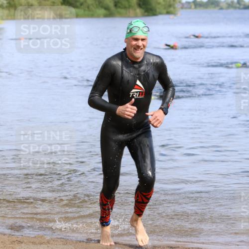 16.06.2024 - 26. Vierlanden-Triathlon Strokosch-Dieckow http://msf.ph/oto/6305761 16.06.2024 09:48:17 Schwimmen 78, 171, 78, 171 meine-sportfotos.de