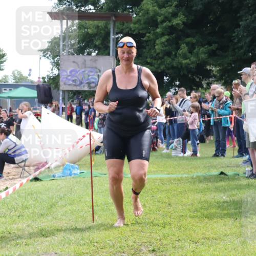 16.06.2024 - 26. Vierlanden-Triathlon Lena Gebhardt http://msf.ph/oto/6305767 16.06.2024 11:20:53 Schwimmen 342, 476, 593, 605, 342, 476, 593, 605 meine-sportfotos.de