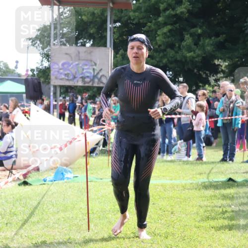 16.06.2024 - 26. Vierlanden-Triathlon Lena Gebhardt http://msf.ph/oto/6305817 16.06.2024 11:21:05 Schwimmen 342, 476, 495, 605, 342, 476, 495, 605 meine-sportfotos.de