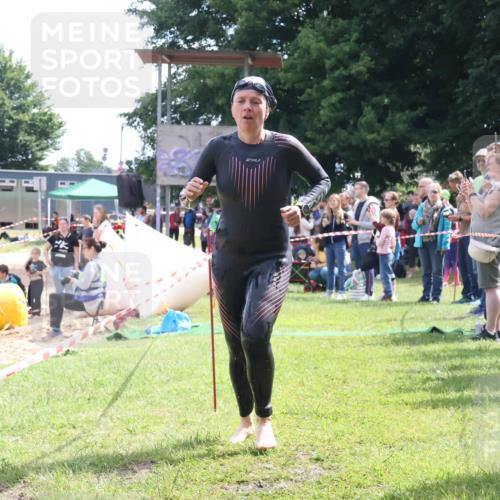 16.06.2024 - 26. Vierlanden-Triathlon Lena Gebhardt http://msf.ph/oto/6305820 16.06.2024 11:21:05 Schwimmen 342, 476, 495, 605, 342, 476, 495, 605 meine-sportfotos.de