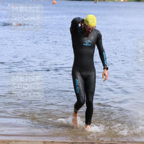 16.06.2024 - 26. Vierlanden-Triathlon Strokosch-Dieckow http://msf.ph/oto/6305825 16.06.2024 09:48:36 Schwimmen 100, 100 meine-sportfotos.de