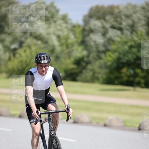 16.06.2024 - 26. Vierlanden-Triathlon Jannik Wohlers http://msf.ph/oto/6305827 16.06.2024 11:40:47 Radfahren 40, 149, 193, 231, 250, 280, 313, 358, 463, 472 meine-sportfotos.de
