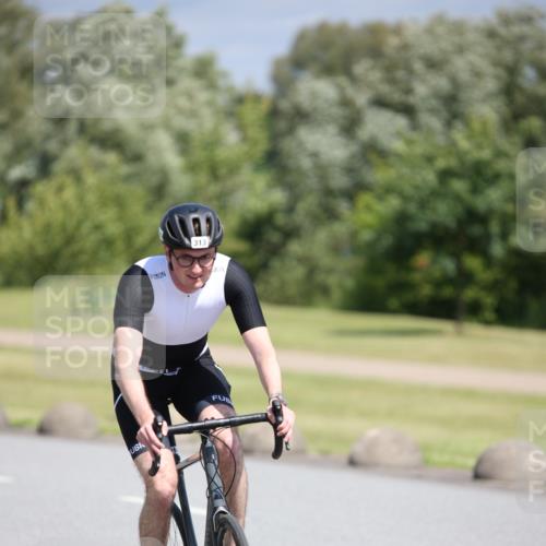 16.06.2024 - 26. Vierlanden-Triathlon Jannik Wohlers http://msf.ph/oto/6305834 16.06.2024 11:40:47 Radfahren 40, 149, 193, 231, 250, 280, 313, 358, 463, 472 meine-sportfotos.de