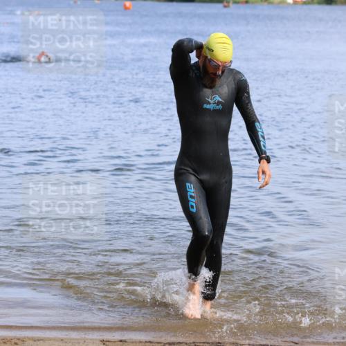 16.06.2024 - 26. Vierlanden-Triathlon Strokosch-Dieckow http://msf.ph/oto/6305838 16.06.2024 09:48:36 Schwimmen 100, 100 meine-sportfotos.de