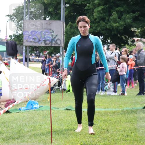 16.06.2024 - 26. Vierlanden-Triathlon Lena Gebhardt http://msf.ph/oto/6305841 16.06.2024 11:21:15 Schwimmen 495, 518, 571, 590, 495, 518, 571, 590 meine-sportfotos.de