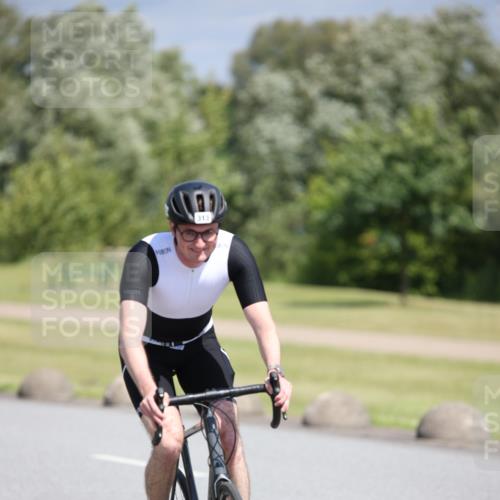 16.06.2024 - 26. Vierlanden-Triathlon Jannik Wohlers http://msf.ph/oto/6305842 16.06.2024 11:40:47 Radfahren 40, 149, 193, 231, 250, 280, 313, 358, 463, 472 meine-sportfotos.de