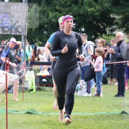 16.06.2024 - 26. Vierlanden-Triathlon Lena Gebhardt http://msf.ph/oto/6305868 16.06.2024 11:21:25 Schwimmen 512, 514, 518, 571, 590, 512, 514, 518, 571, 590 meine-sportfotos.de