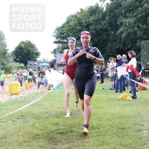 16.06.2024 - 26. Vierlanden-Triathlon Lena Gebhardt http://msf.ph/oto/6305945 16.06.2024 11:21:41 Schwimmen 512, 514, 512, 514 meine-sportfotos.de
