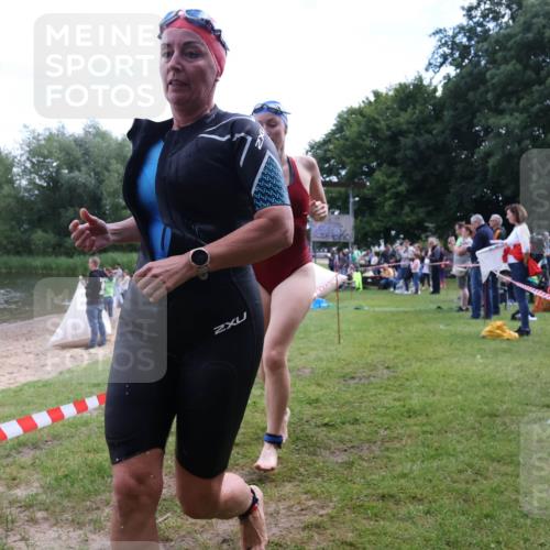 16.06.2024 - 26. Vierlanden-Triathlon Lena Gebhardt http://msf.ph/oto/6305955 16.06.2024 11:21:42 Schwimmen 512, 514, 512, 514 meine-sportfotos.de