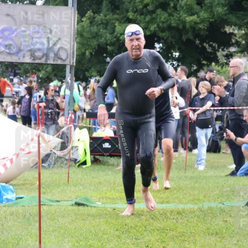 16.06.2024 - 26. Vierlanden-Triathlon Lena Gebhardt http://msf.ph/oto/6306005 16.06.2024 11:22:16 Schwimmen 488, 636, 488, 636 meine-sportfotos.de