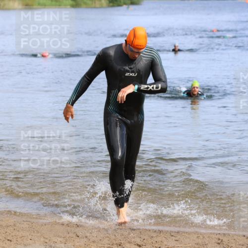 16.06.2024 - 26. Vierlanden-Triathlon Strokosch-Dieckow http://msf.ph/oto/6306035 16.06.2024 09:48:41 Schwimmen 100, 112, 100, 112 meine-sportfotos.de