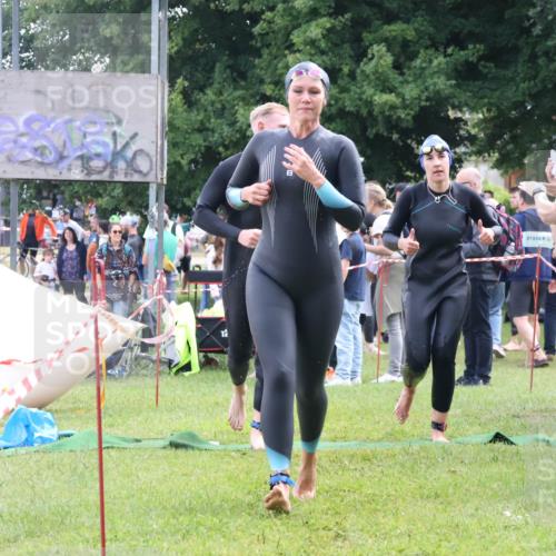 16.06.2024 - 26. Vierlanden-Triathlon Lena Gebhardt http://msf.ph/oto/6306060 16.06.2024 11:22:36 Schwimmen 268, 516, 525, 268, 516, 525 meine-sportfotos.de
