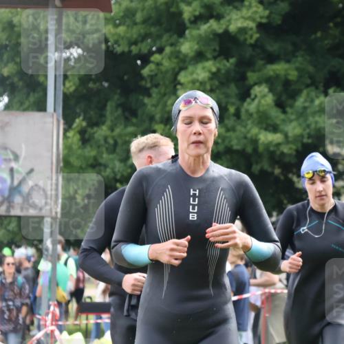 16.06.2024 - 26. Vierlanden-Triathlon Lena Gebhardt http://msf.ph/oto/6306063 16.06.2024 11:22:37 Schwimmen 268, 516, 525, 268, 516, 525 meine-sportfotos.de