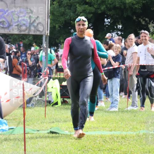 16.06.2024 - 26. Vierlanden-Triathlon Lena Gebhardt http://msf.ph/oto/6306094 16.06.2024 11:23:31 Schwimmen 613, 614, 634, 613, 614, 634 meine-sportfotos.de