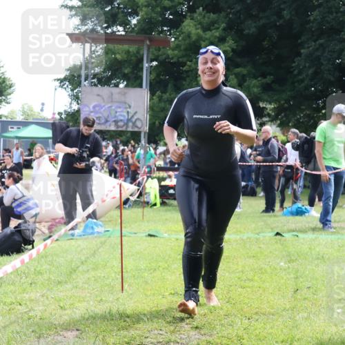 16.06.2024 - 26. Vierlanden-Triathlon Lena Gebhardt http://msf.ph/oto/6306146 16.06.2024 11:23:43 Schwimmen 614, 614 meine-sportfotos.de