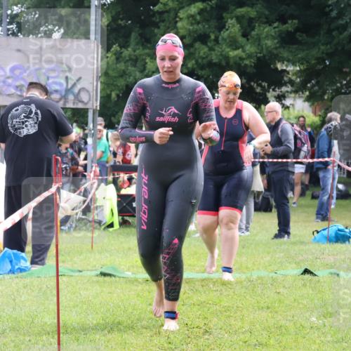 16.06.2024 - 26. Vierlanden-Triathlon Lena Gebhardt http://msf.ph/oto/6306172 16.06.2024 11:24:17 Schwimmen 496, 528, 574, 496, 528, 574 meine-sportfotos.de