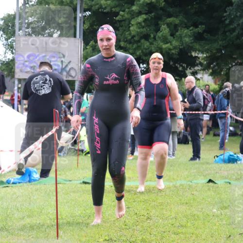 16.06.2024 - 26. Vierlanden-Triathlon Lena Gebhardt http://msf.ph/oto/6306175 16.06.2024 11:24:17 Schwimmen 496, 528, 574, 496, 528, 574 meine-sportfotos.de