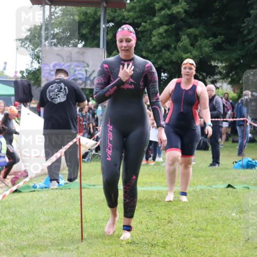 16.06.2024 - 26. Vierlanden-Triathlon Lena Gebhardt http://msf.ph/oto/6306179 16.06.2024 11:24:18 Schwimmen 496, 528, 574, 496, 528, 574 meine-sportfotos.de