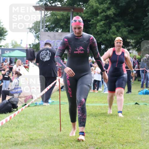 16.06.2024 - 26. Vierlanden-Triathlon Lena Gebhardt http://msf.ph/oto/6306183 16.06.2024 11:24:18 Schwimmen 496, 528, 574, 496, 528, 574 meine-sportfotos.de