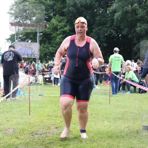 16.06.2024 - 26. Vierlanden-Triathlon Lena Gebhardt http://msf.ph/oto/6306202 16.06.2024 11:24:22 Schwimmen 496, 574, 496, 574 meine-sportfotos.de