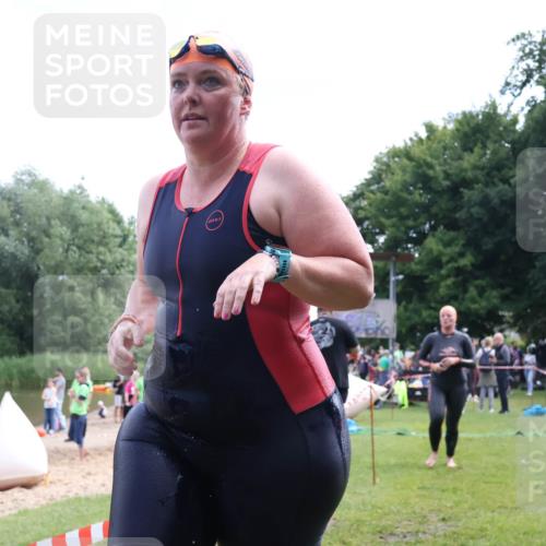 16.06.2024 - 26. Vierlanden-Triathlon Lena Gebhardt http://msf.ph/oto/6306218 16.06.2024 11:24:24 Schwimmen 496, 496 meine-sportfotos.de