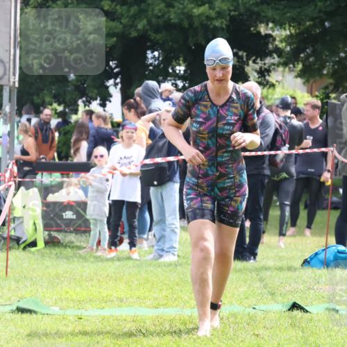 16.06.2024 - 26. Vierlanden-Triathlon Lena Gebhardt http://msf.ph/oto/6306248 16.06.2024 11:25:36 Schwimmen 535, 535 meine-sportfotos.de