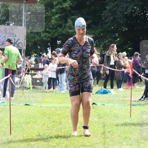 16.06.2024 - 26. Vierlanden-Triathlon Lena Gebhardt http://msf.ph/oto/6306258 16.06.2024 11:25:39 Schwimmen 535, 535 meine-sportfotos.de