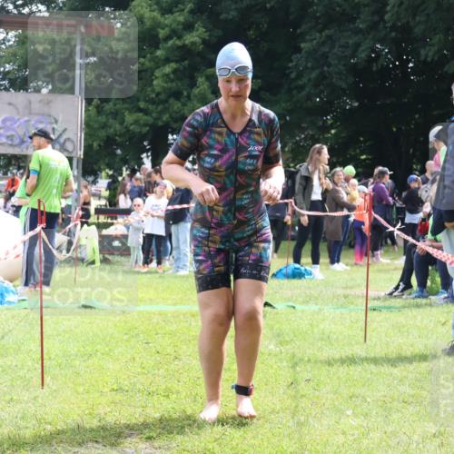 16.06.2024 - 26. Vierlanden-Triathlon Lena Gebhardt http://msf.ph/oto/6306261 16.06.2024 11:25:40 Schwimmen 535, 535 meine-sportfotos.de