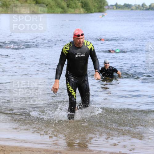 16.06.2024 - 26. Vierlanden-Triathlon Strokosch-Dieckow http://msf.ph/oto/6306270 16.06.2024 09:49:13 Schwimmen 72, 174, 72, 174 meine-sportfotos.de