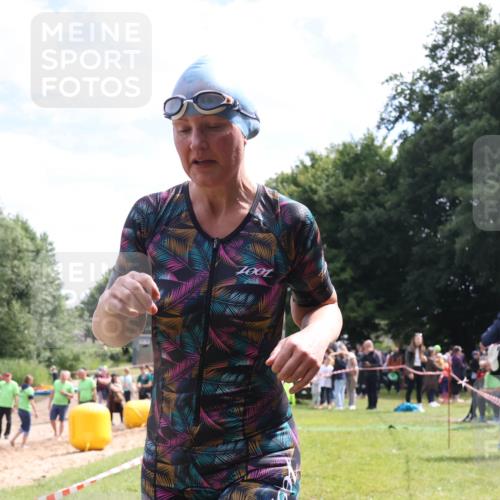 16.06.2024 - 26. Vierlanden-Triathlon Lena Gebhardt http://msf.ph/oto/6306278 16.06.2024 11:25:42 Schwimmen 535, 535 meine-sportfotos.de