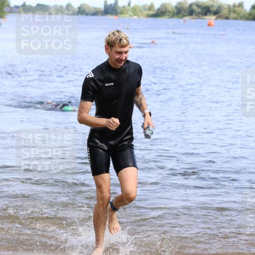 16.06.2024 - 26. Vierlanden-Triathlon Strokosch-Dieckow http://msf.ph/oto/6306556 16.06.2024 09:49:24 Schwimmen 27, 139, 174, 27, 139, 174 meine-sportfotos.de