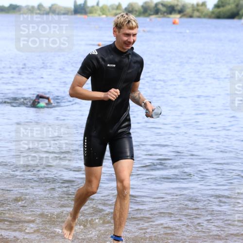 16.06.2024 - 26. Vierlanden-Triathlon Strokosch-Dieckow http://msf.ph/oto/6306583 16.06.2024 09:49:24 Schwimmen 27, 139, 174, 27, 139, 174 meine-sportfotos.de