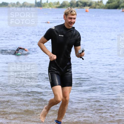 16.06.2024 - 26. Vierlanden-Triathlon Strokosch-Dieckow http://msf.ph/oto/6306596 16.06.2024 09:49:24 Schwimmen 27, 139, 174, 27, 139, 174 meine-sportfotos.de