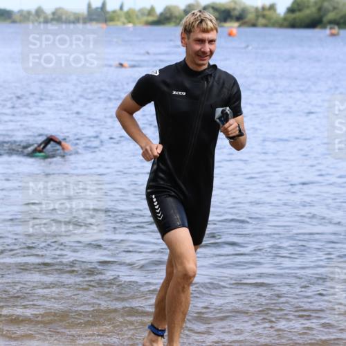 16.06.2024 - 26. Vierlanden-Triathlon Strokosch-Dieckow http://msf.ph/oto/6306607 16.06.2024 09:49:24 Schwimmen 27, 139, 174, 27, 139, 174 meine-sportfotos.de