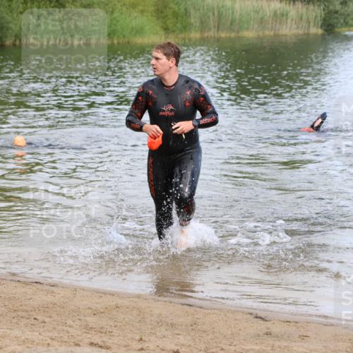 16.06.2024 - 26. Vierlanden-Triathlon Strokosch-Dieckow http://msf.ph/oto/6306710 16.06.2024 09:49:39 Schwimmen 77, 165, 77, 165 meine-sportfotos.de