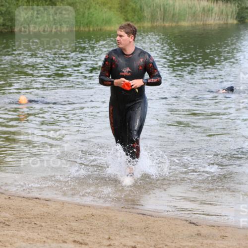 16.06.2024 - 26. Vierlanden-Triathlon Strokosch-Dieckow http://msf.ph/oto/6306725 16.06.2024 09:49:39 Schwimmen 77, 165, 77, 165 meine-sportfotos.de