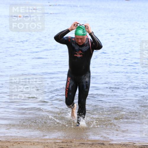 16.06.2024 - 26. Vierlanden-Triathlon Strokosch-Dieckow http://msf.ph/oto/6306785 16.06.2024 09:49:42 Schwimmen 77, 165, 77, 165 meine-sportfotos.de