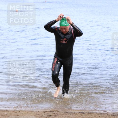 16.06.2024 - 26. Vierlanden-Triathlon Strokosch-Dieckow http://msf.ph/oto/6306801 16.06.2024 09:49:42 Schwimmen 77, 165, 77, 165 meine-sportfotos.de