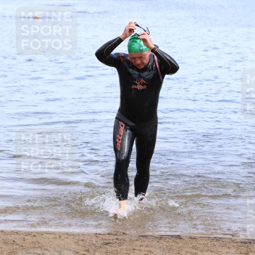 16.06.2024 - 26. Vierlanden-Triathlon Strokosch-Dieckow http://msf.ph/oto/6306817 16.06.2024 09:49:42 Schwimmen 77, 165, 77, 165 meine-sportfotos.de