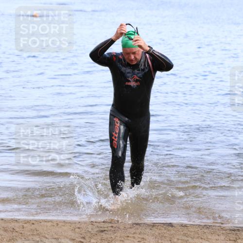 16.06.2024 - 26. Vierlanden-Triathlon Strokosch-Dieckow http://msf.ph/oto/6306834 16.06.2024 09:49:42 Schwimmen 77, 165, 77, 165 meine-sportfotos.de