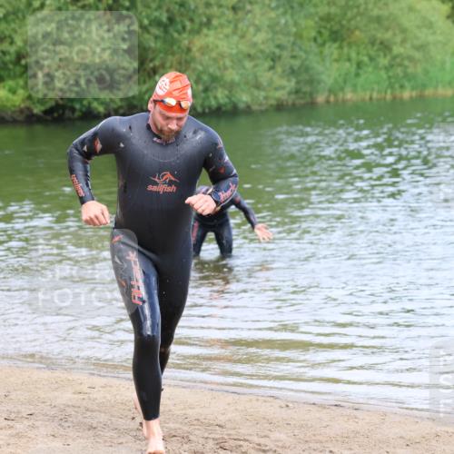 16.06.2024 - 26. Vierlanden-Triathlon Strokosch-Dieckow http://msf.ph/oto/6306934 16.06.2024 09:50:00 Schwimmen 79, 79 meine-sportfotos.de