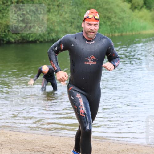 16.06.2024 - 26. Vierlanden-Triathlon Strokosch-Dieckow http://msf.ph/oto/6307008 16.06.2024 09:50:00 Schwimmen 79, 79 meine-sportfotos.de